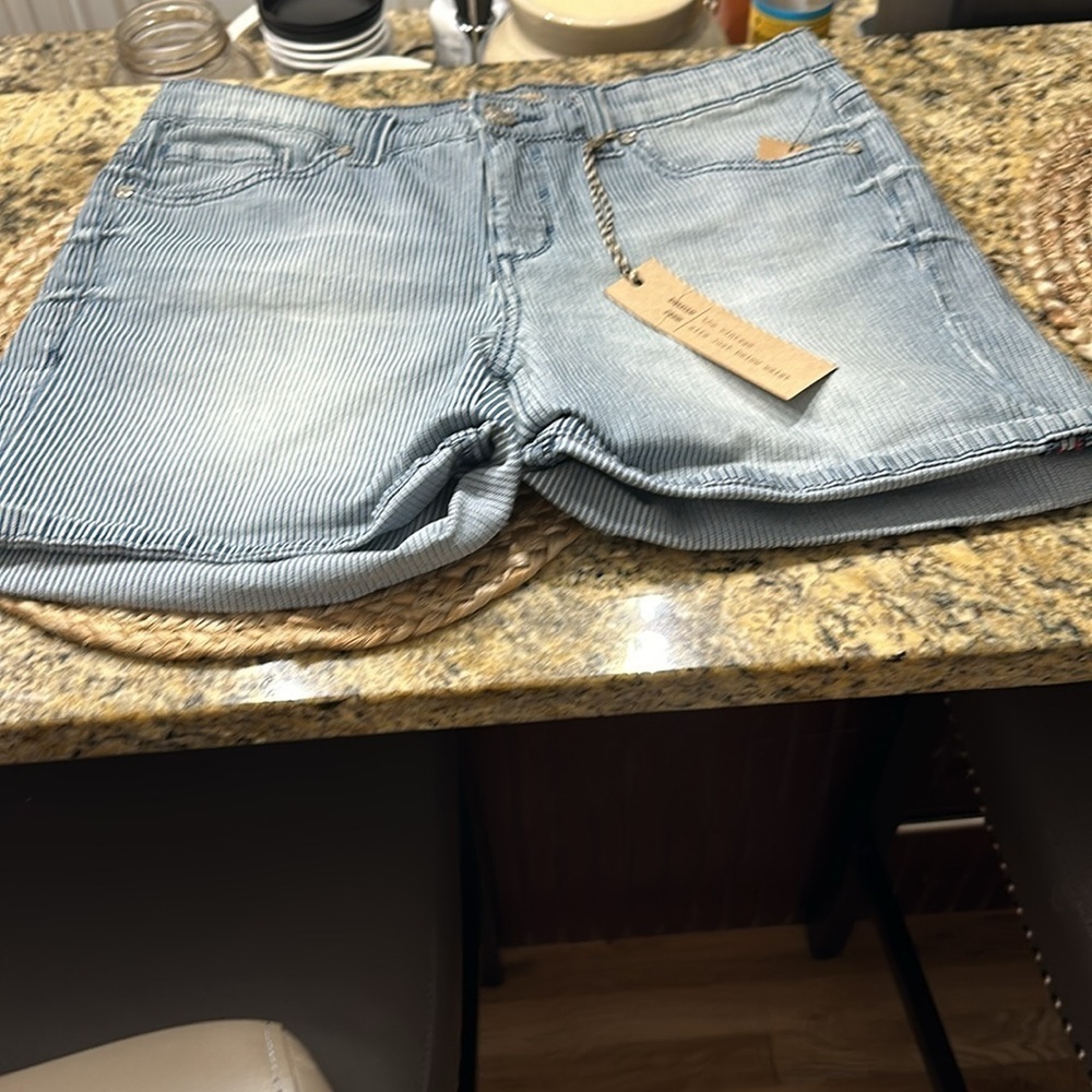 Vintage America blue Jean shorts size 6 28?” 4” length stripe NWT - Picture 5 of 11